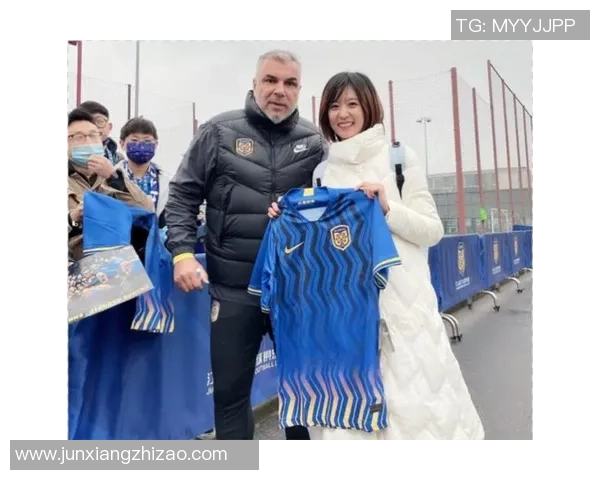 恒大足球明星太太们的生活与事业：她们背后的故事与荣耀