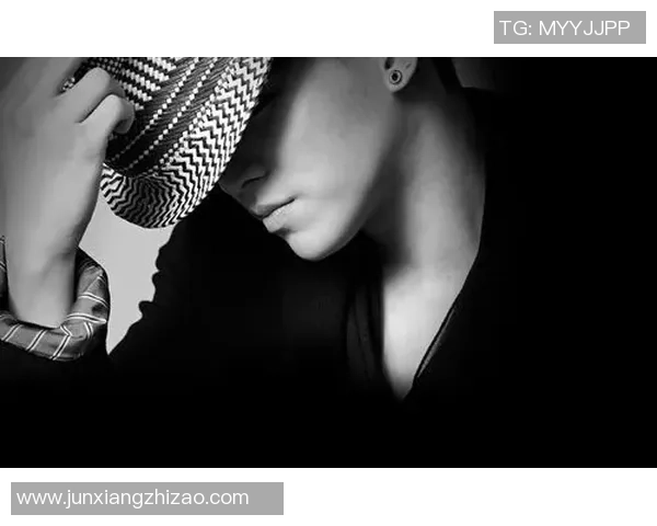 挪威足球明星魅力四射帅气形象揭秘与成就回顾